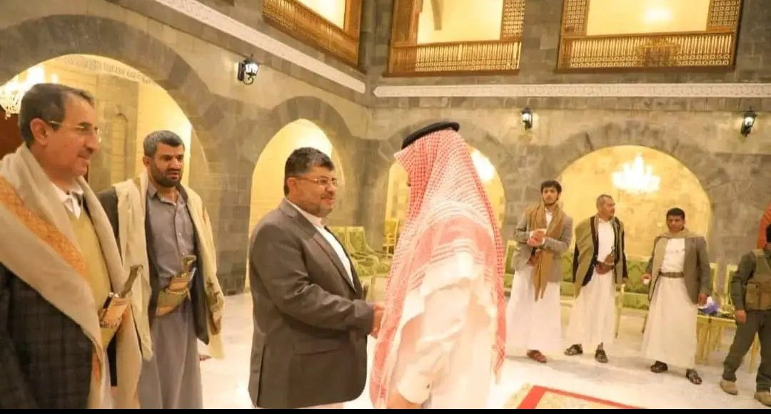 قيادات في صنعاء تستدرج اعلامي سعودي للادلاء باعتراف خطير .. شاهد ماذا قال وكيف كان الرد؟