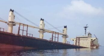 الحوثي يقدم عرض جديد لبريطانيا مقابل السماح بانقاذ سفينتها من الغرق في البحر
