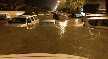 سيول جارفة وغير مسبوقة تجتاح العاصمة صنعاء بشكل مفاجئ وتعطيل حركة السير بعد غرق أشهر شوارع العاصمة (فيديو)