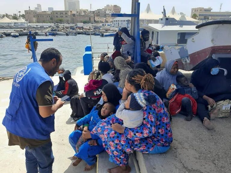 ليبيا تفكك شبكة لـ«ضلوعها» في الاتجار بالنساء دولياً